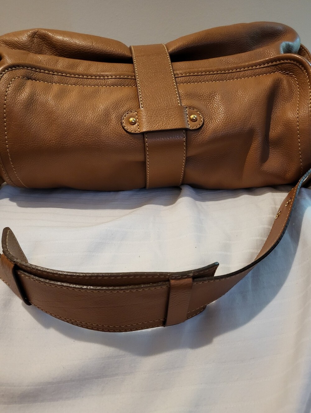 Marc Jacobs Tan Leather Shoulder Bag - Classic Buckle Detail - Picture 10 of 13